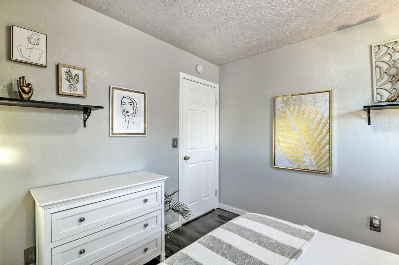 Updated Townhome Near Airport And Shopping! Anchorage Luaran gambar