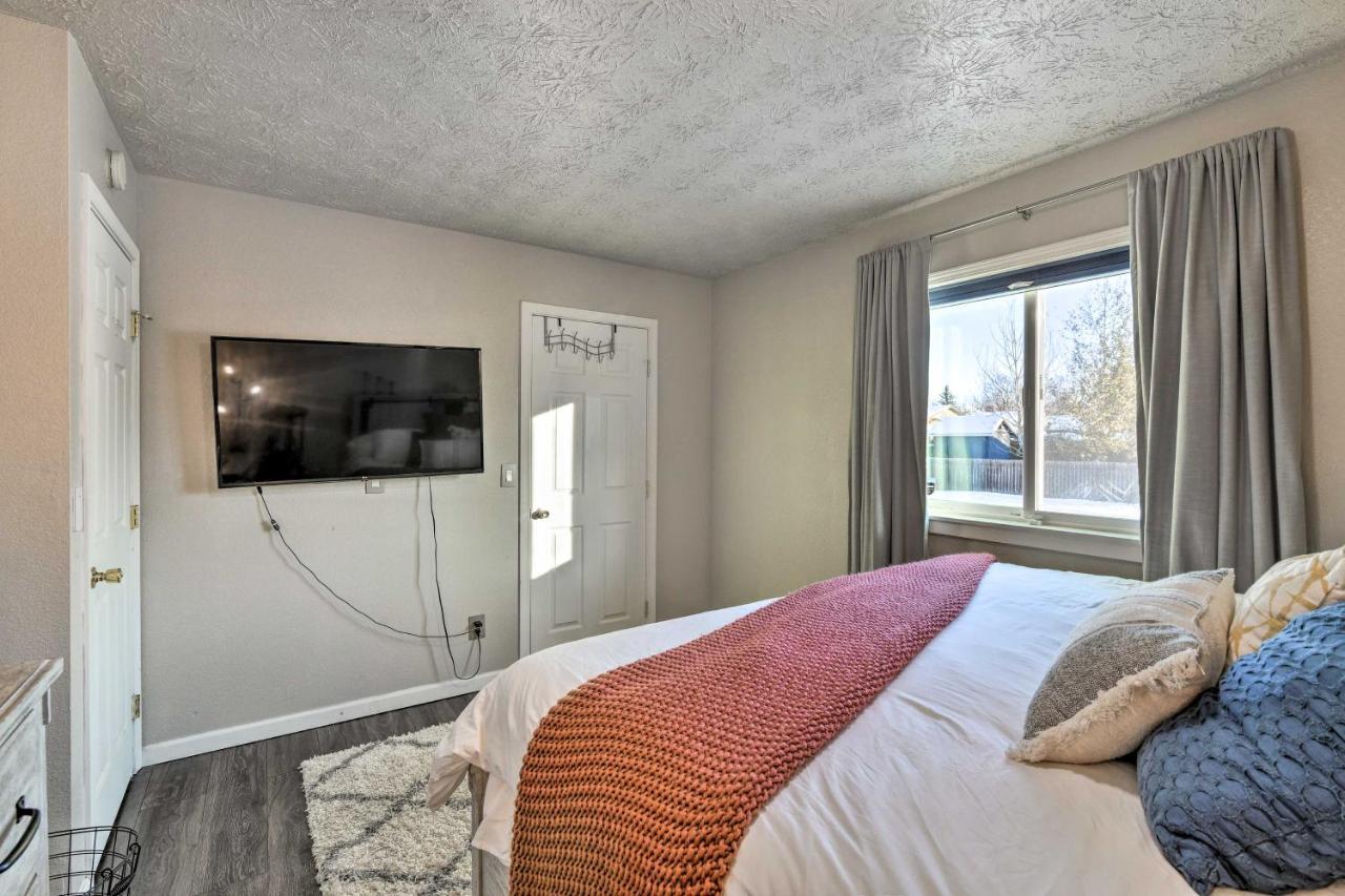 Updated Townhome Near Airport And Shopping! Anchorage Luaran gambar