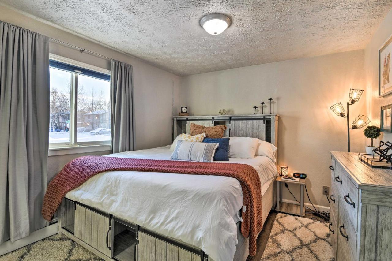 Updated Townhome Near Airport And Shopping! Anchorage Luaran gambar