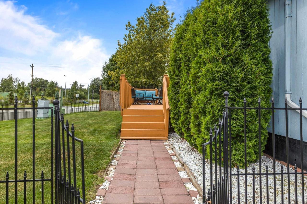Updated Townhome Near Airport And Shopping! Anchorage Luaran gambar