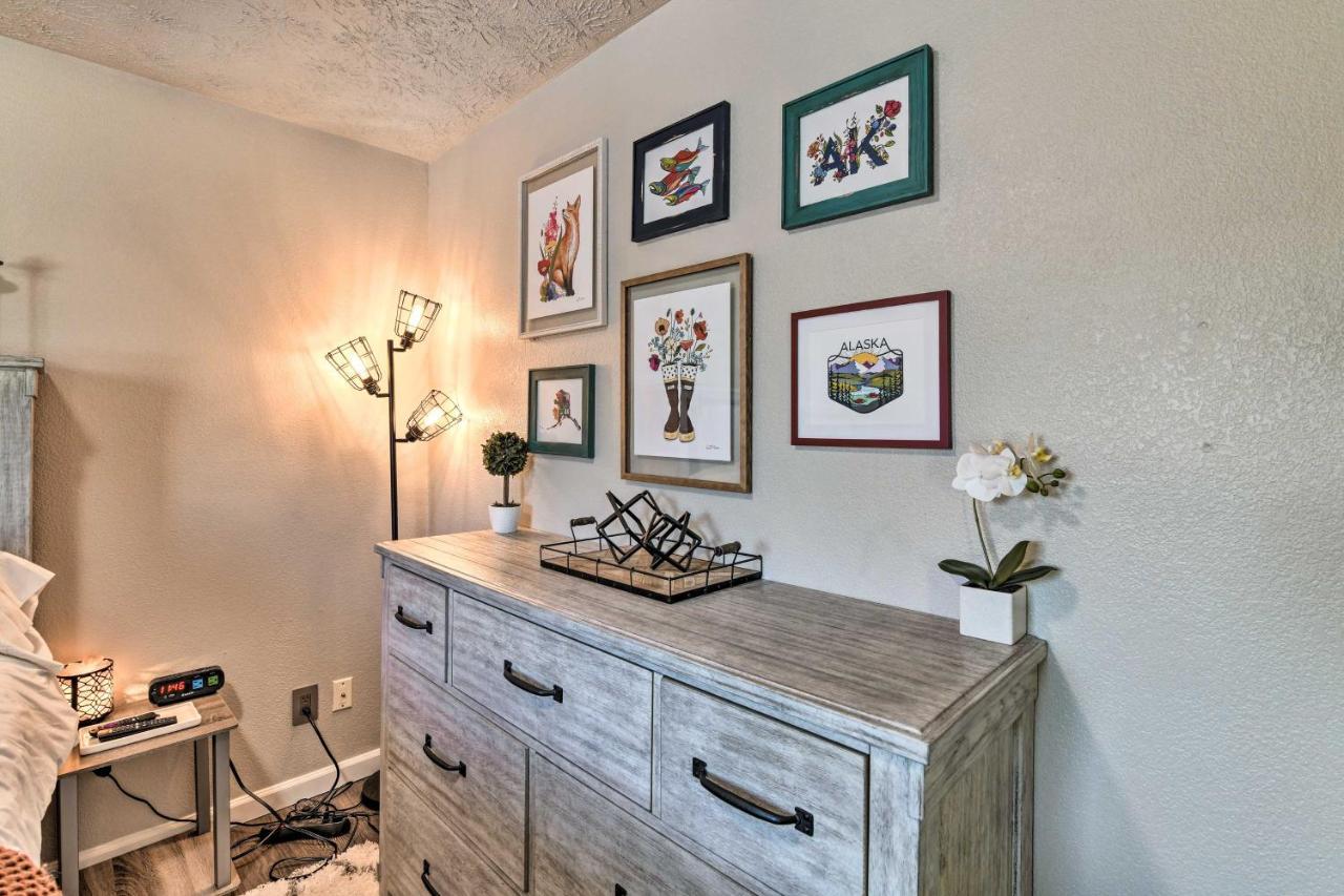 Updated Townhome Near Airport And Shopping! Anchorage Luaran gambar